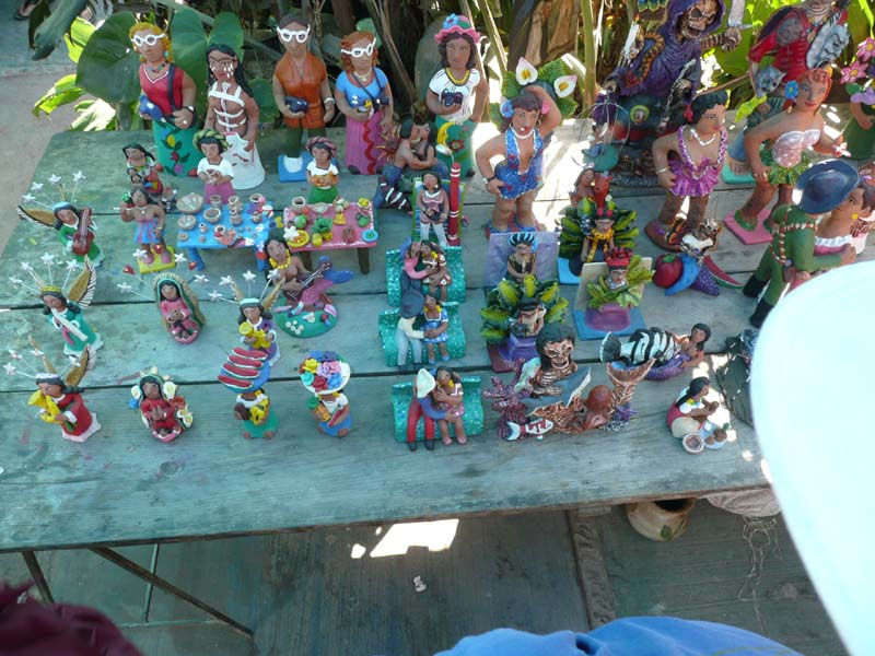 Figures from the Aquilar sisters